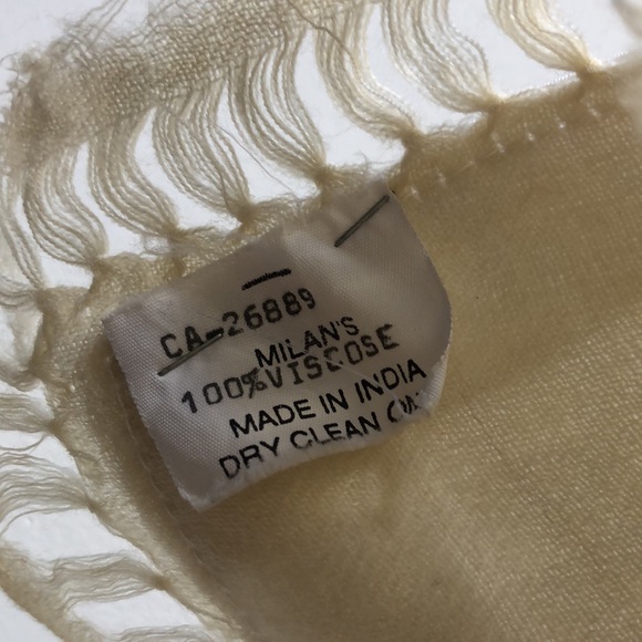 Vintage wool poncho with hand embroidery - Picture 7 of 8